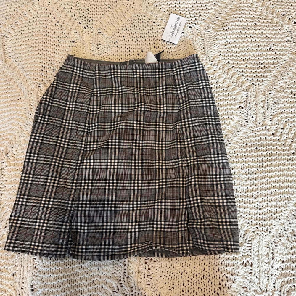 Windsor Black and White Pleated A-line Mini Skirt
